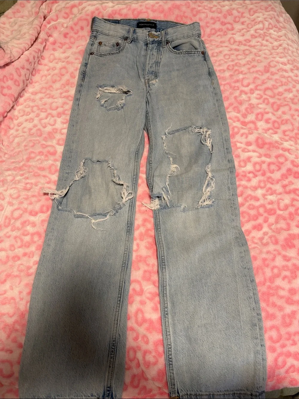 Aeropostale Light Wash High-Rise Distressed Women’s Jeans